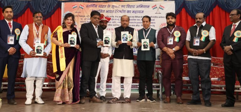 रूपाली वशिष्ठ को नागपुर में हिंदी साहित्य सम्मेलन में मिला साहित्य शिरोमणि पुरस्कार